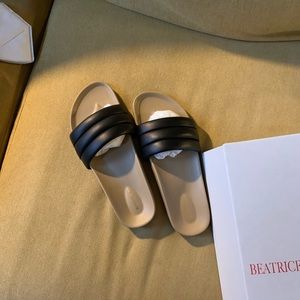 Sandal